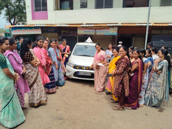 मलठण येथे महिला स्नेही या उपक्रमांतर्गत महिला सक्षमीकरण होण्यासाठी फोर व्हीलर प्रशिक्षण देण्यात आले